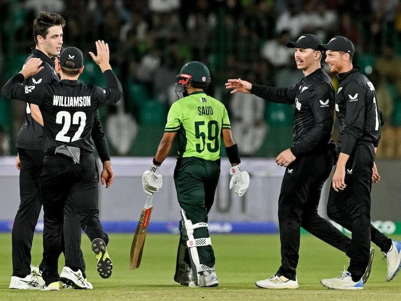 Pakistan cricket team faces defeat against New Zealand in the first T20I match, players looking disappointed on the field