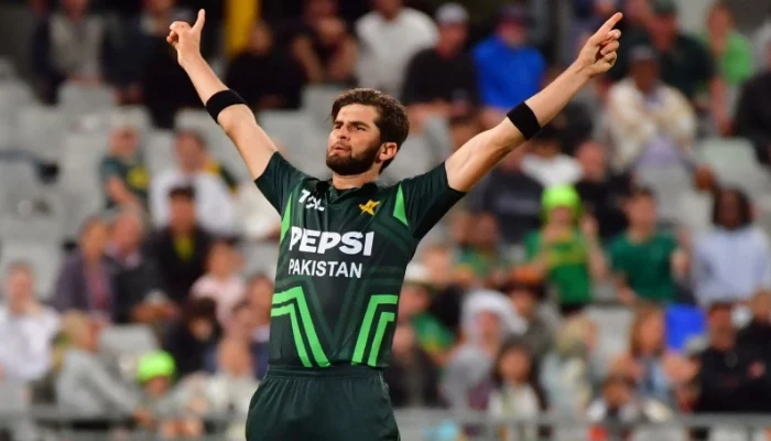 Shaheen Afridi receiving FIFA honor, pictured with global football legends at a prestigious ceremony